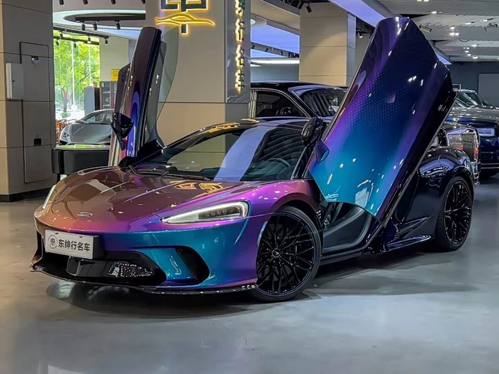 McLaren GT