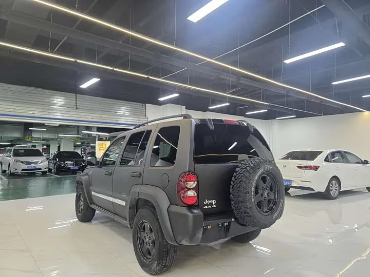Jeep Free man