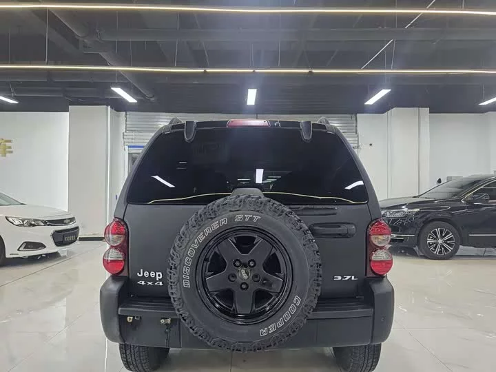Jeep Free man