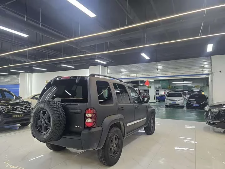 Jeep Free man