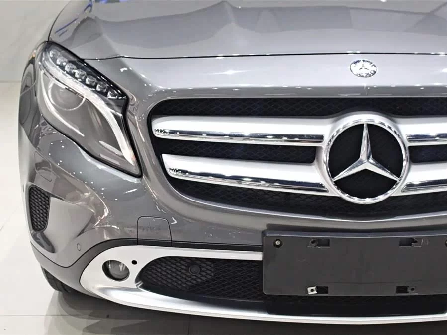 Mercedes Benz GLA