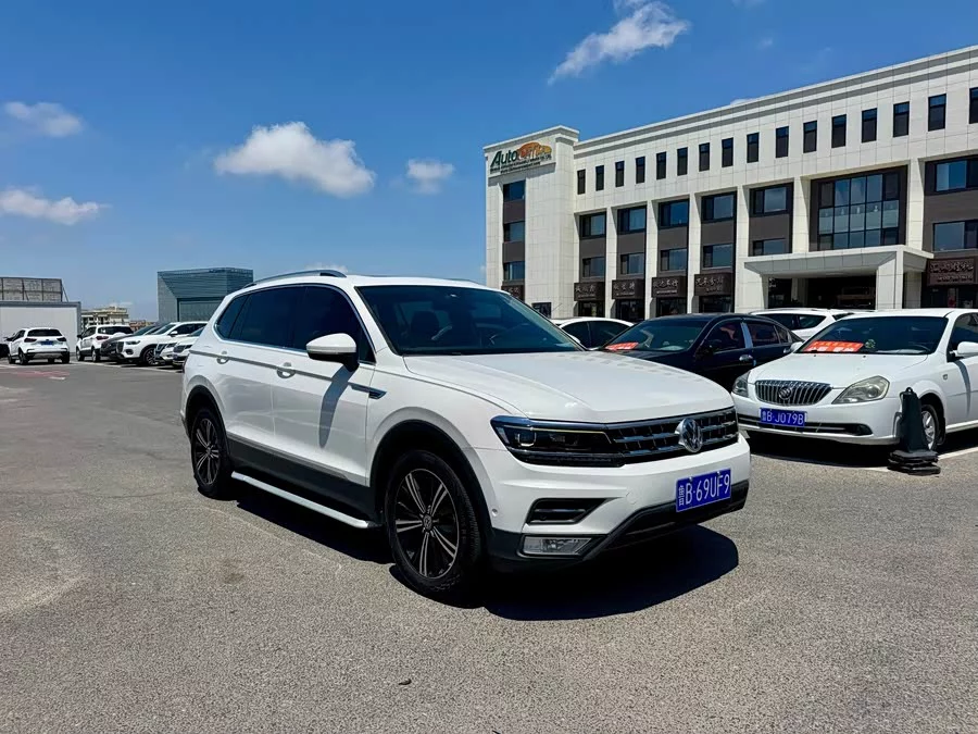 Volkswagen Tiguan L