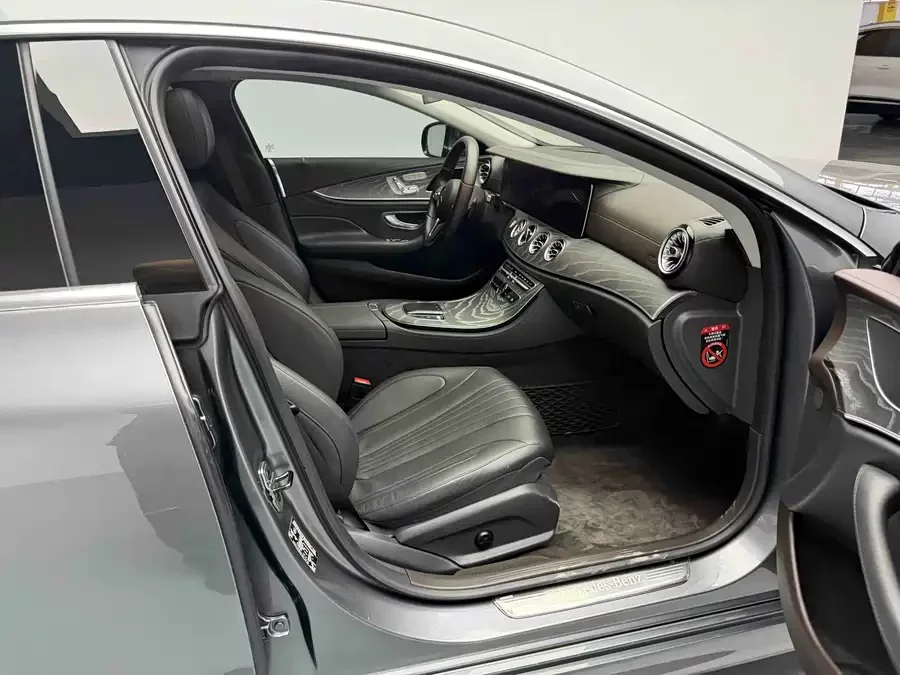 Mercedes Benz CLS