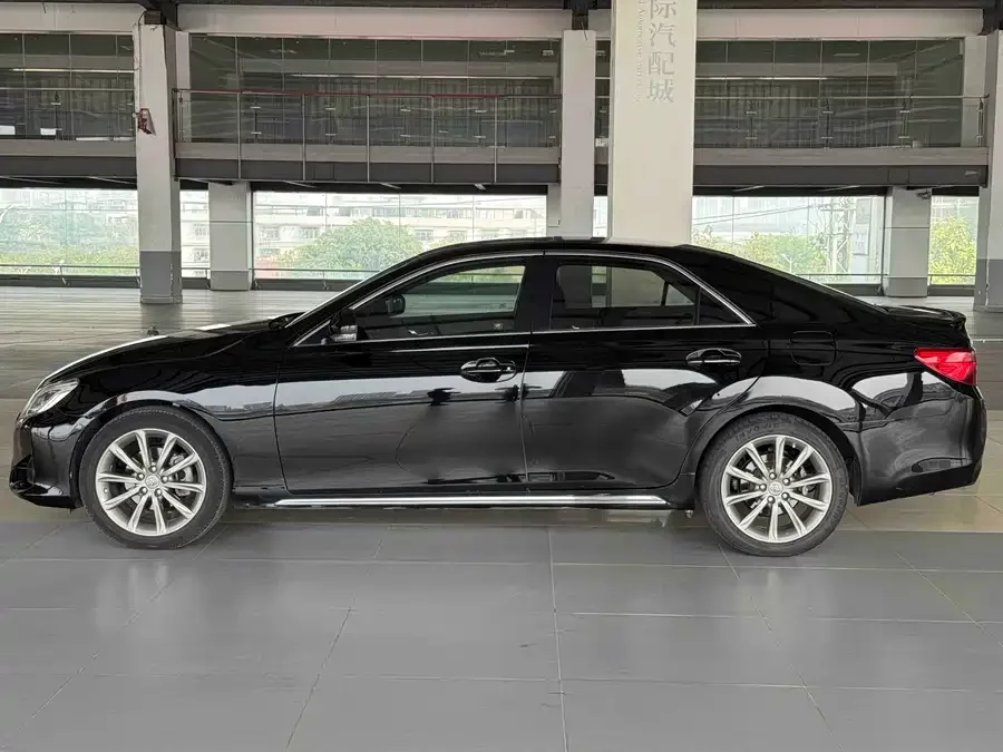 Toyota Reiz