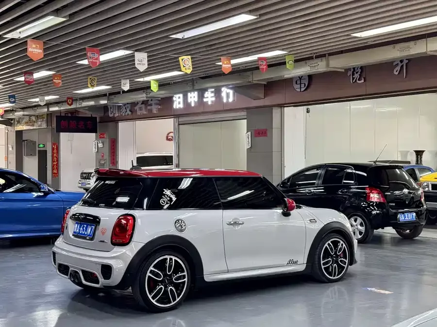 MINI JCW