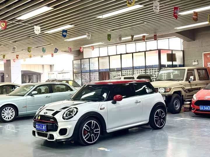 MINI JCW