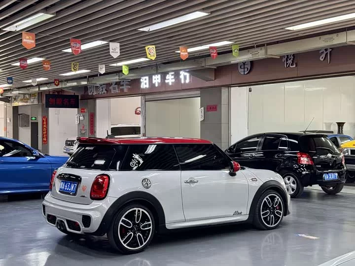 MINI JCW