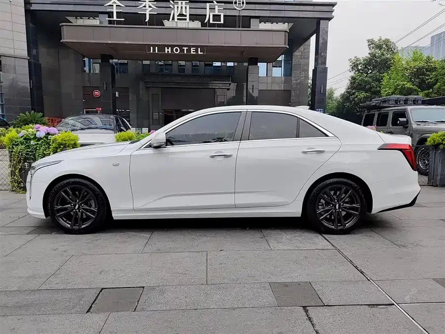 Cadillac CT4