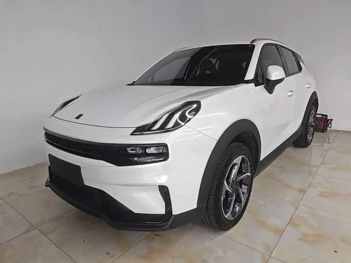 Lynk & Co 06