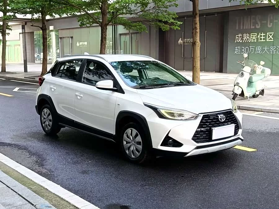 Toyota YARiS L