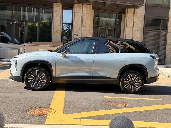 NIO ES7
