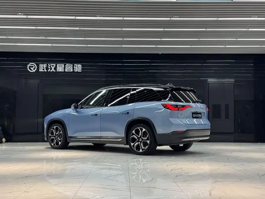NIO ES8