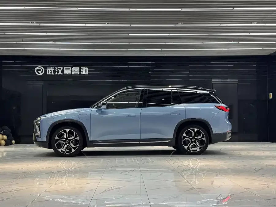 NIO ES8