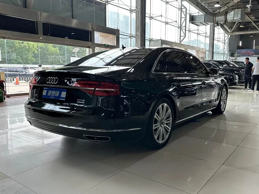 Audi A8
