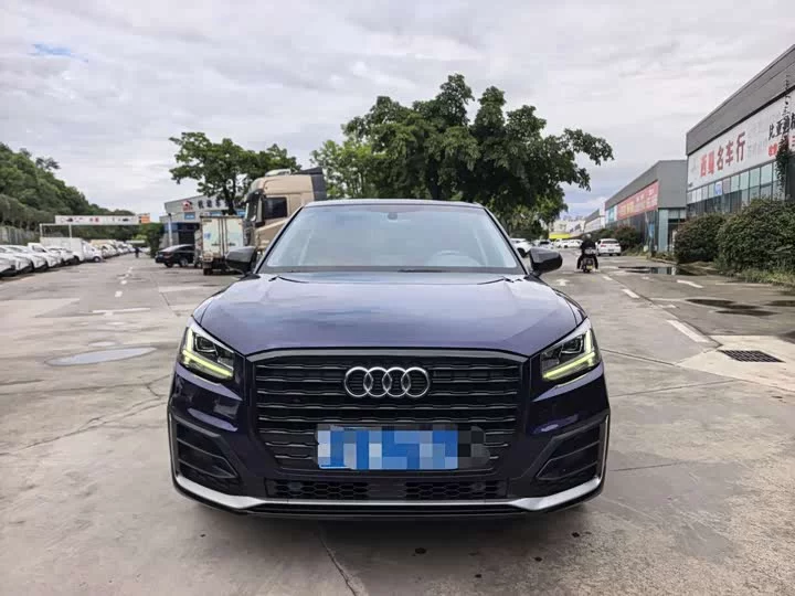 Audi Q2L