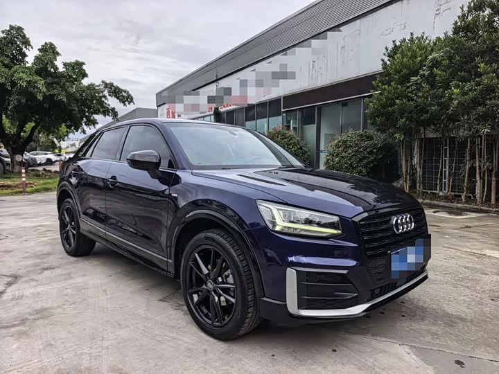 Audi Q2L