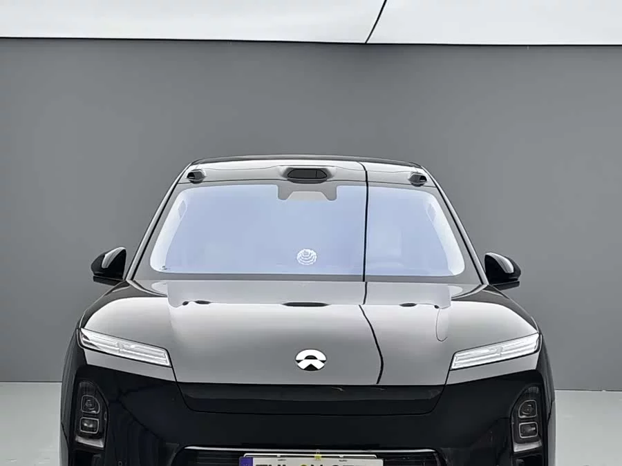 NIO ES8