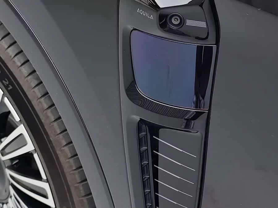 NIO ES8