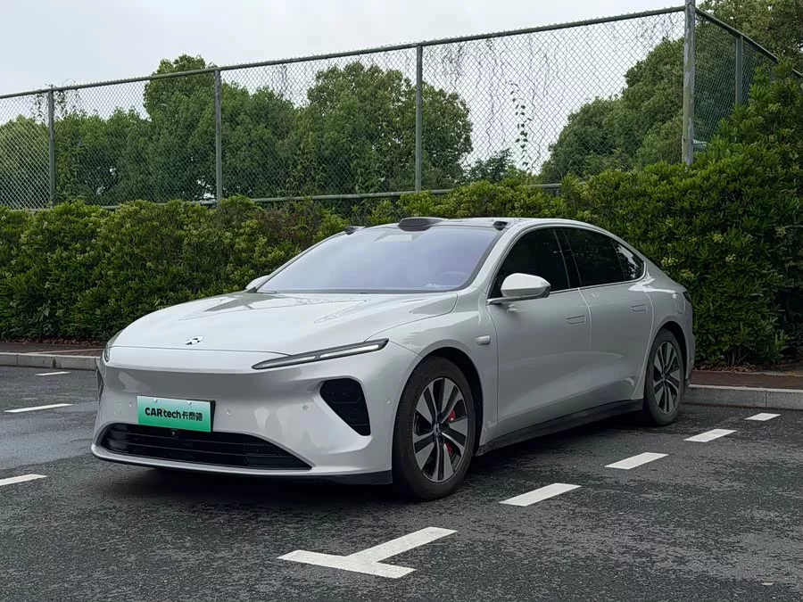 NIO ET7