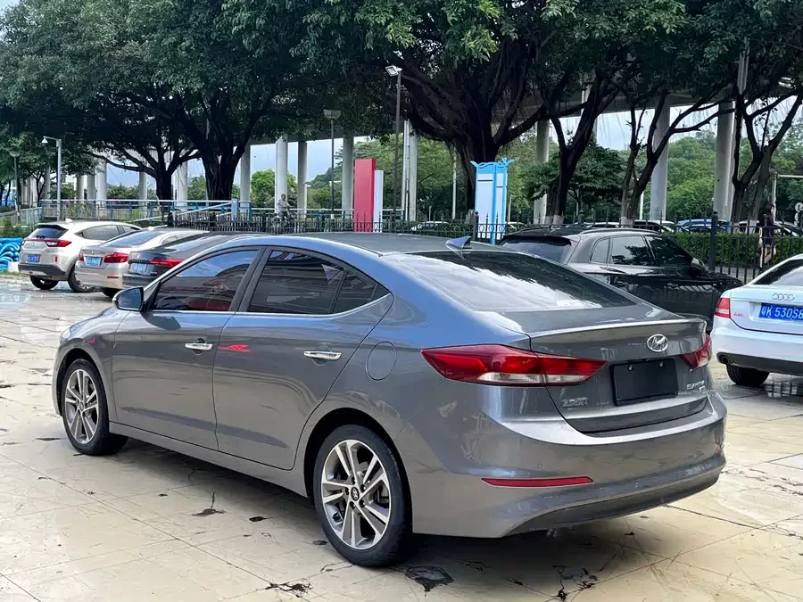Hyundai elantra