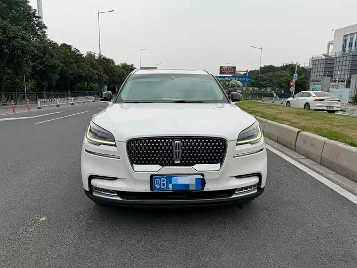Lincoln aviator