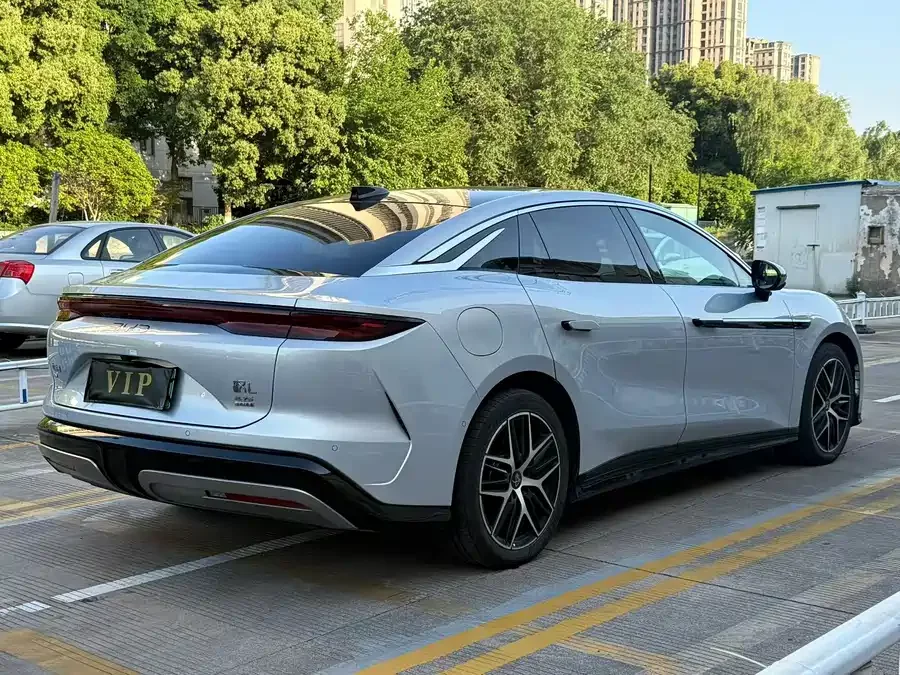 BYD Han L