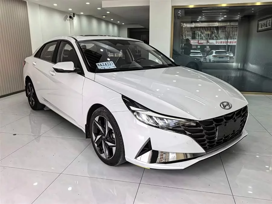 Hyundai Elantra