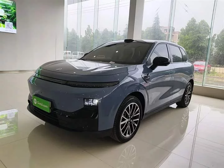 Leapmotor B10