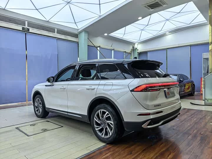 Lincoln adventurer