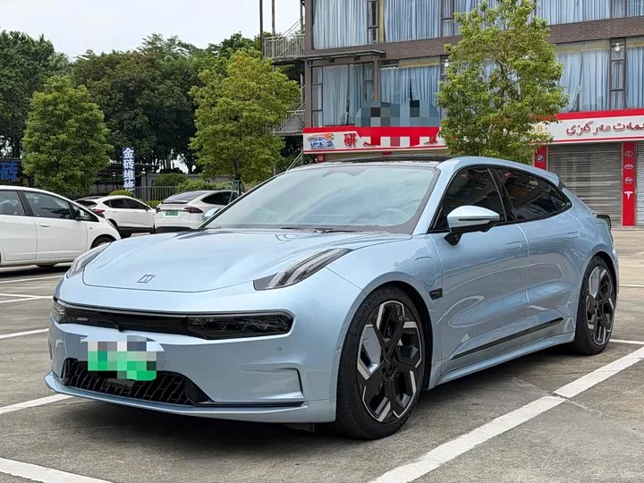 ZEEKR 001