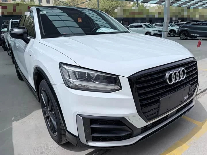 Audi Q2L