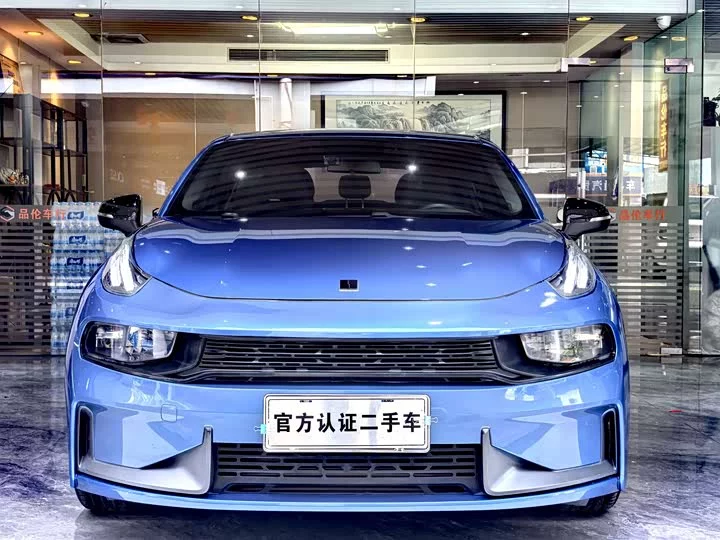 Lynk & Co 03