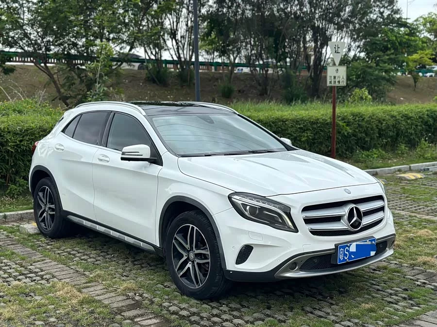 Mercedes Benz GLA