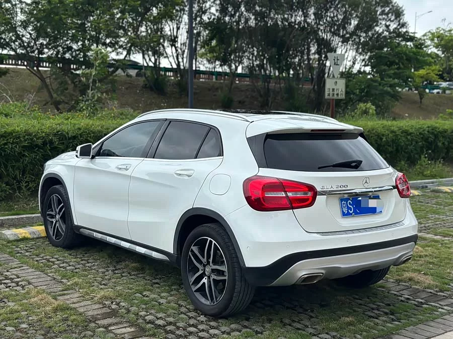 Mercedes Benz GLA