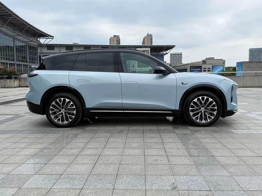 NIO ES6