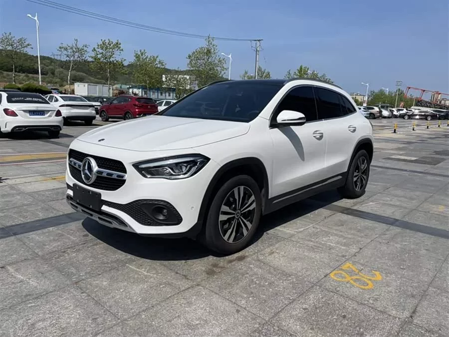 Mercedes Benz GLA