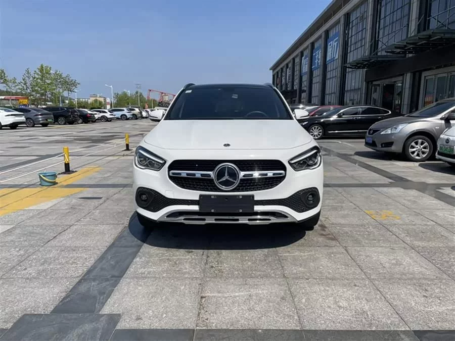Mercedes Benz GLA