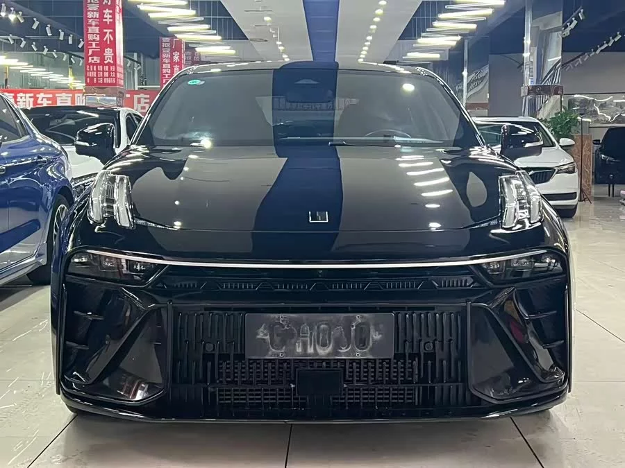 Lynk & Co 03