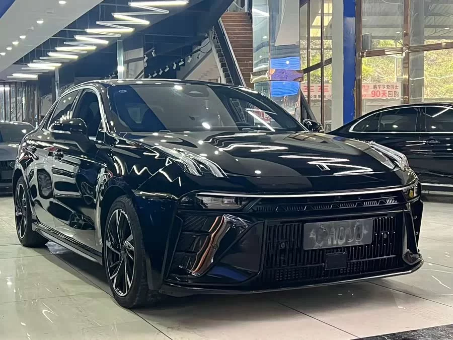 Lynk & Co 03