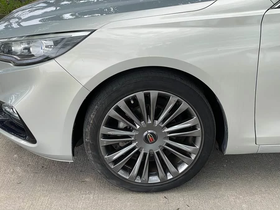 Hongqi H5