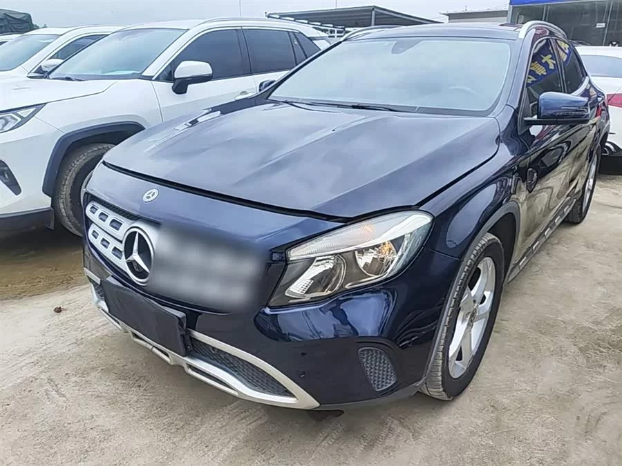 Mercedes Benz GLA