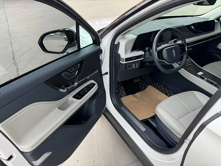 Lincoln adventurer