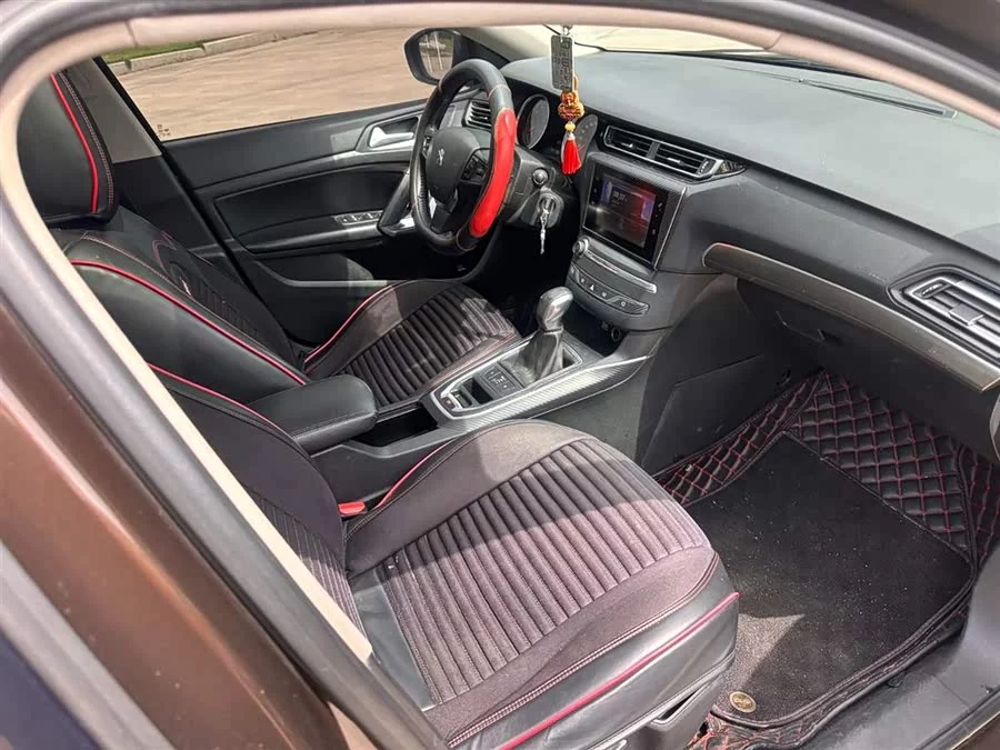 Peugeot 408