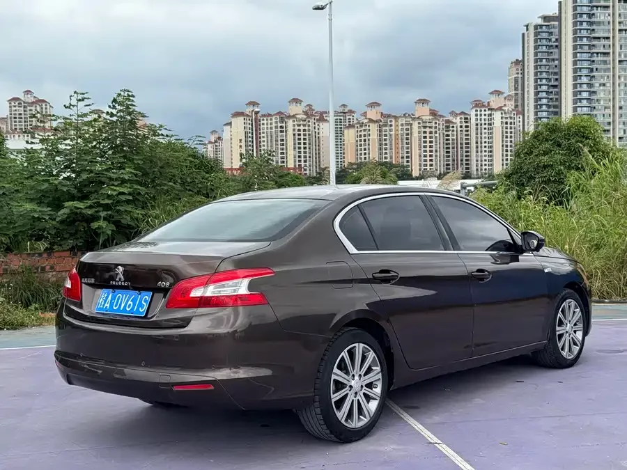Peugeot 408