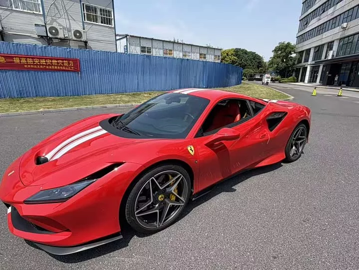 ferrari F8