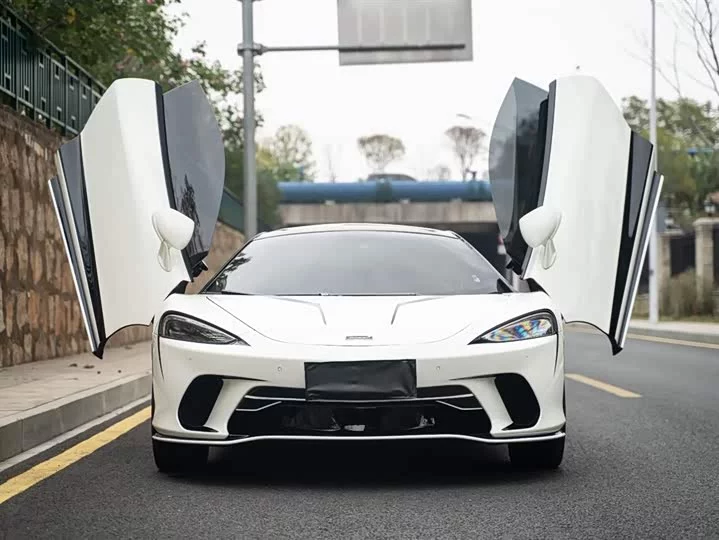 McLaren GT