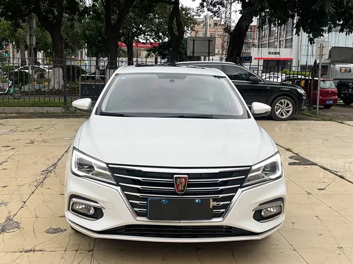 Roewe i5