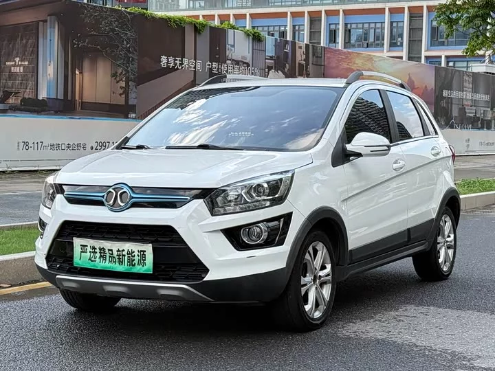 BAIC EX