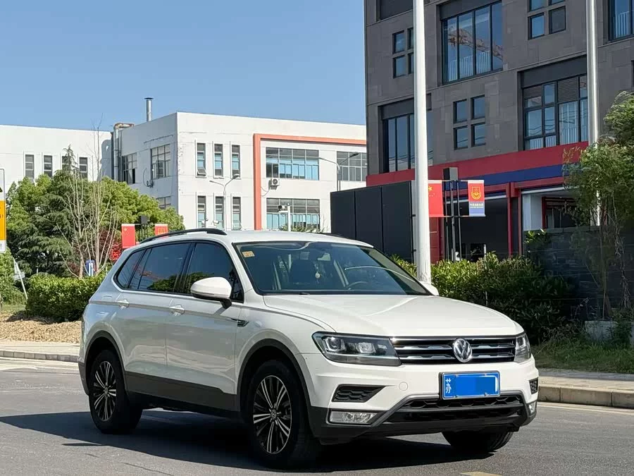 Volkswagen Tiguan L