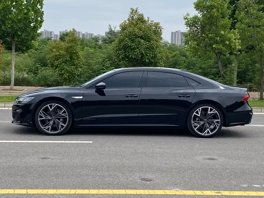 Audi A7L